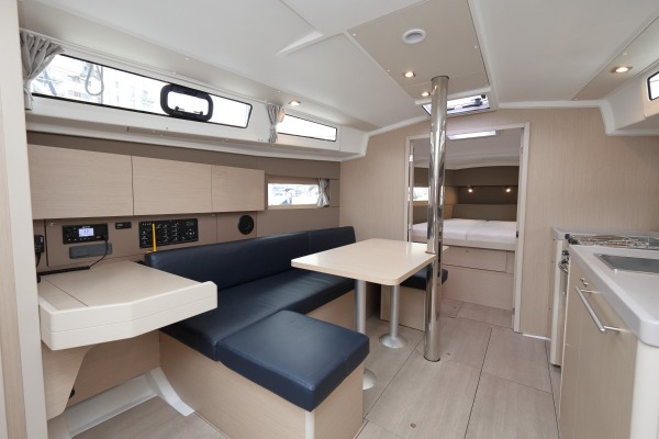 Beneteau Oceanis 38.1 additional image 5