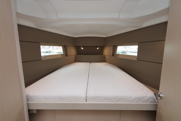 Beneteau Oceanis 38.1 additional image 8