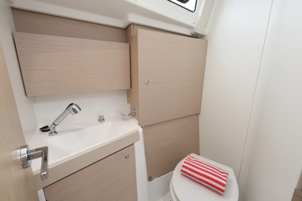 Beneteau Oceanis 38.1 additional image 10
