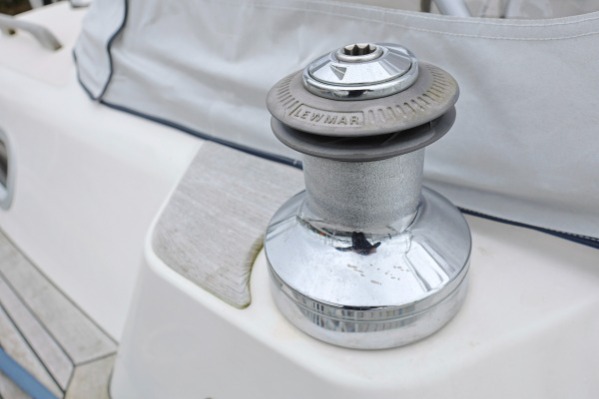 Hallberg-Rassy 37 additional image 3