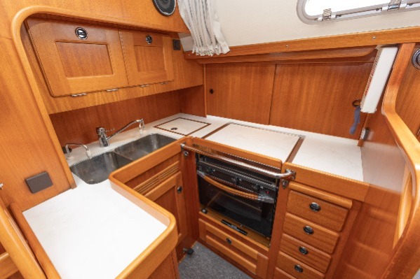 Hallberg-Rassy 37 additional image 5