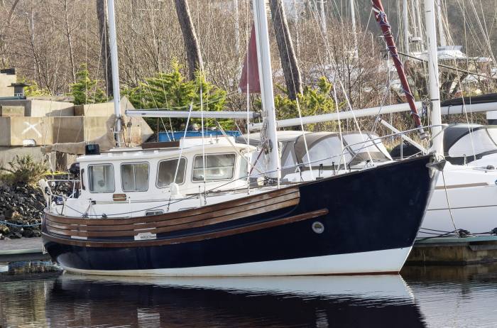 1985 Fisher 34