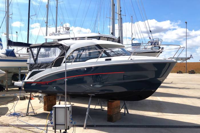 2021 Beneteau ANTARES 8